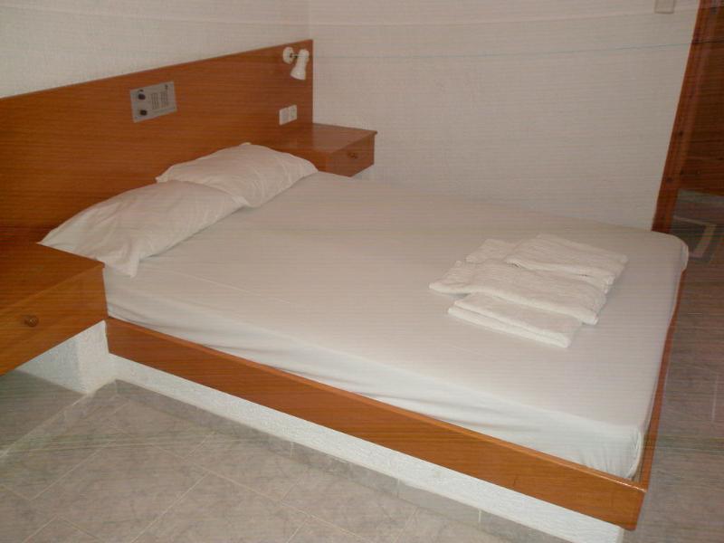 Artemis Hotel Agios Stefanos  Exterior foto