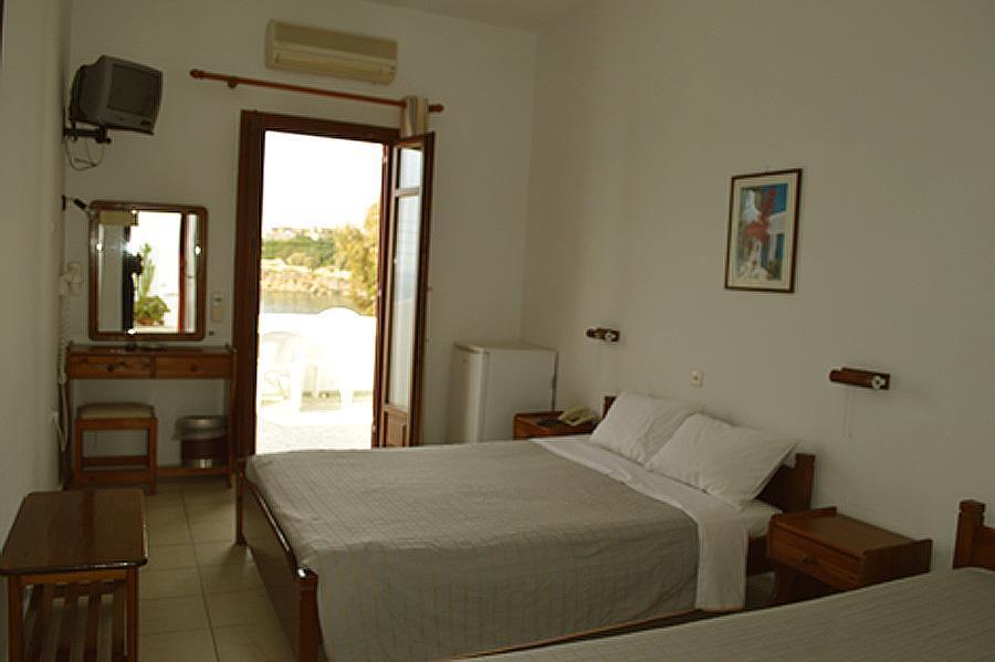 Artemis Hotel Agios Stefanos  Exterior foto